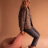 Leona | Leopard Bomberjakke